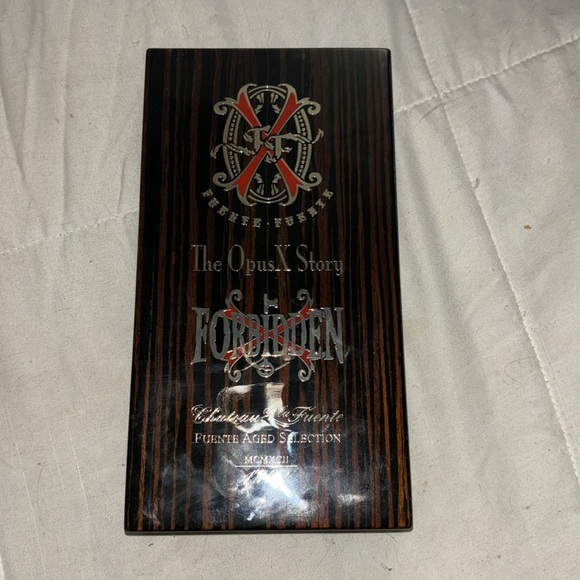 Arturo Fuente Forbidden X the opus x story empty vicarious box / humidor - Picture 7 of 7